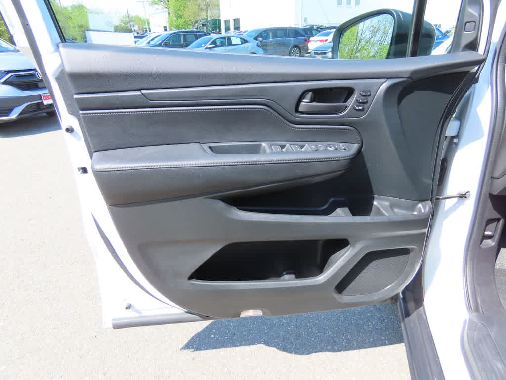 Thumbnail: 2023 Honda Odyssey - 16