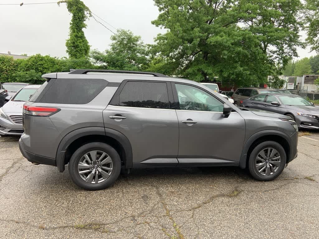 2022 Nissan Pathfinder SV 29