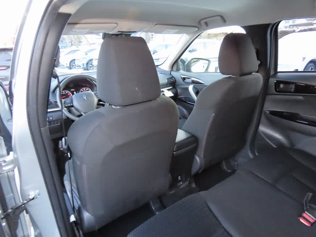 Thumbnail: 2023 Mitsubishi Eclipse Cross - 15