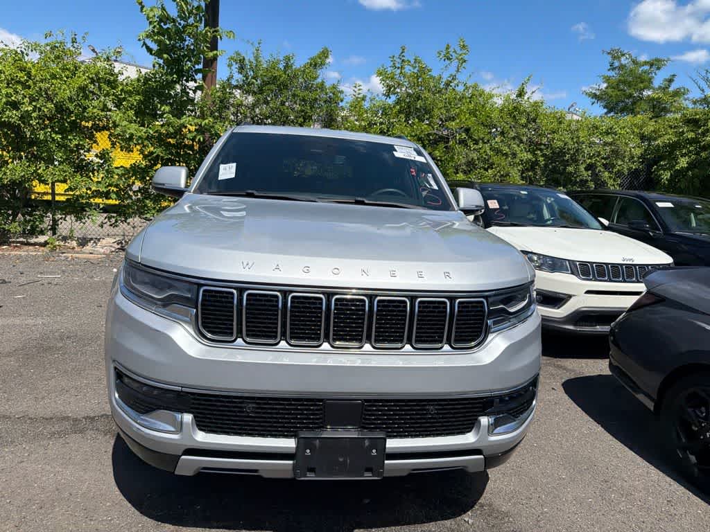 Thumbnail: 2022 Jeep Wagoneer - 4