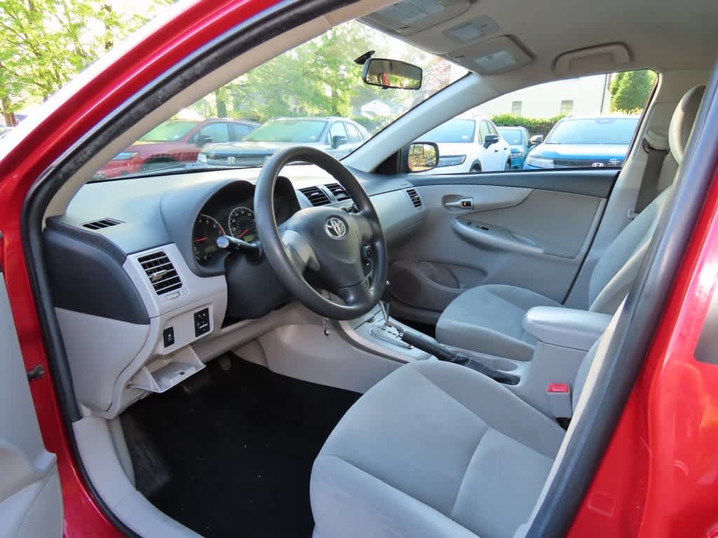 2011 Toyota Corolla LE 2