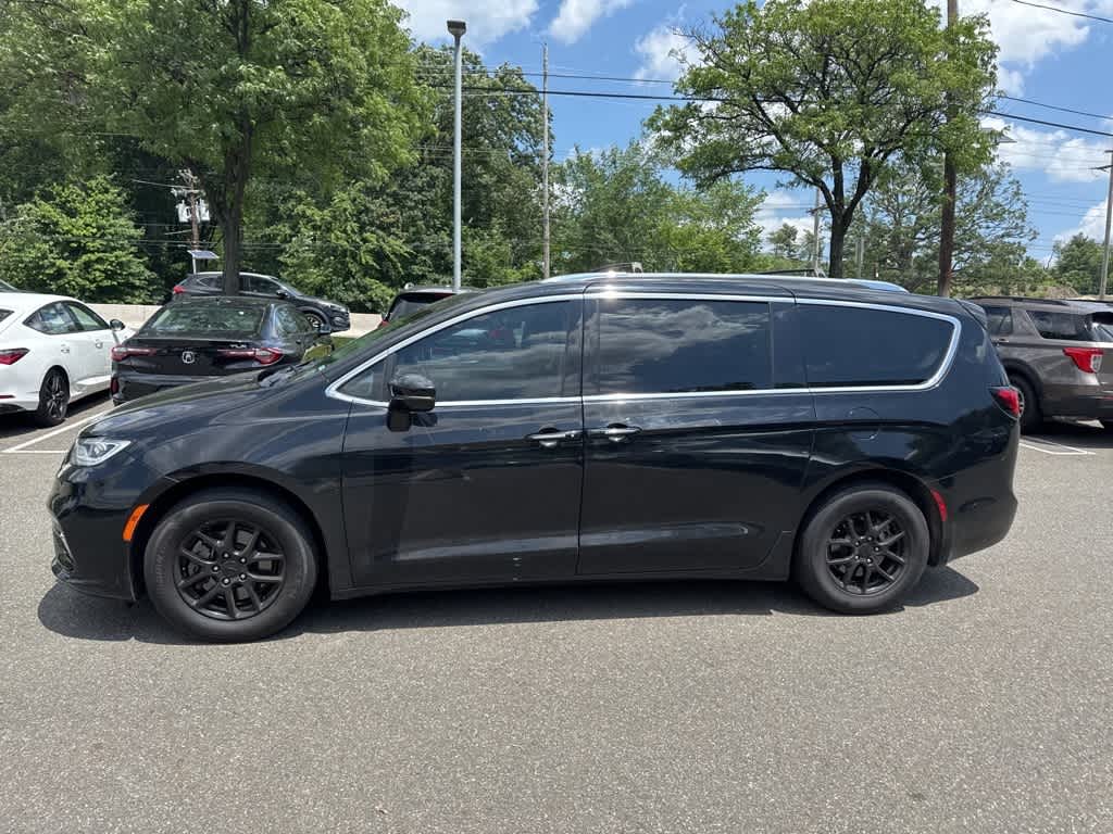 Thumbnail: 2021 Chrysler Pacifica - 3