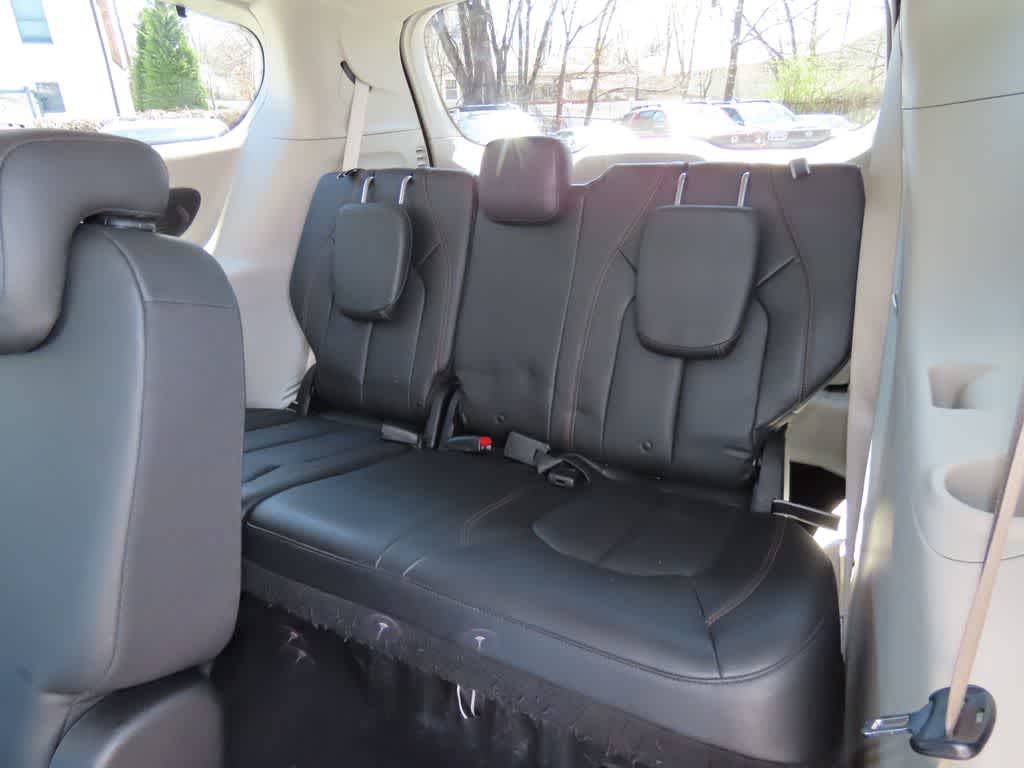 Thumbnail: 2018 Chrysler Pacifica - 14