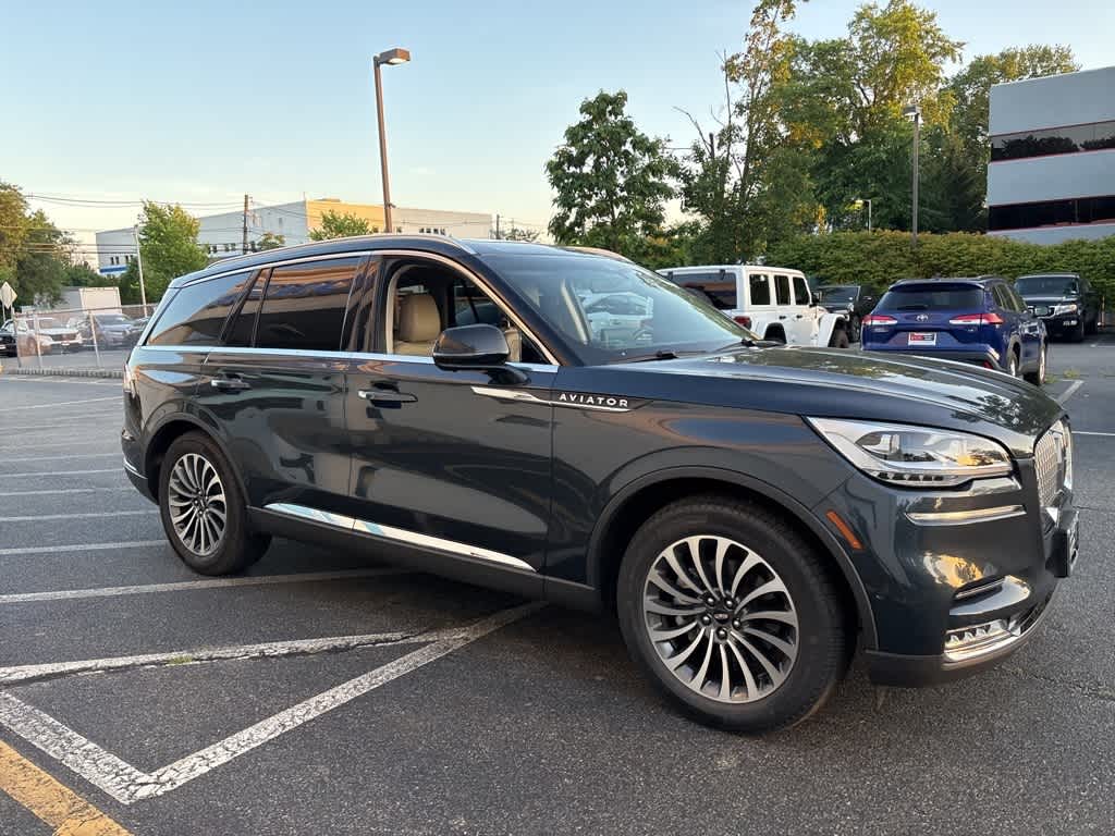 Thumbnail: 2022 Lincoln Aviator - 14