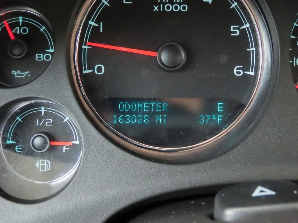 Thumbnail: 2014 Chevrolet Tahoe - 28