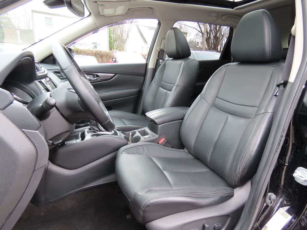 Thumbnail: 2018 Nissan Rogue - 12