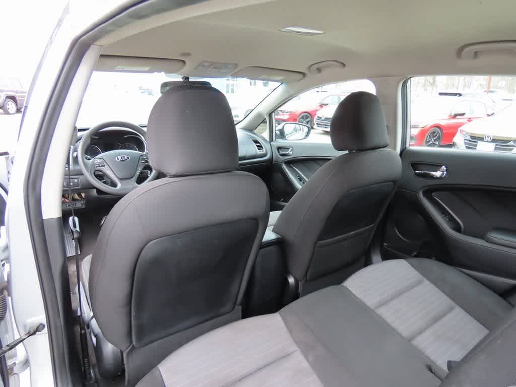 Thumbnail: 2016 Kia Forte - 14