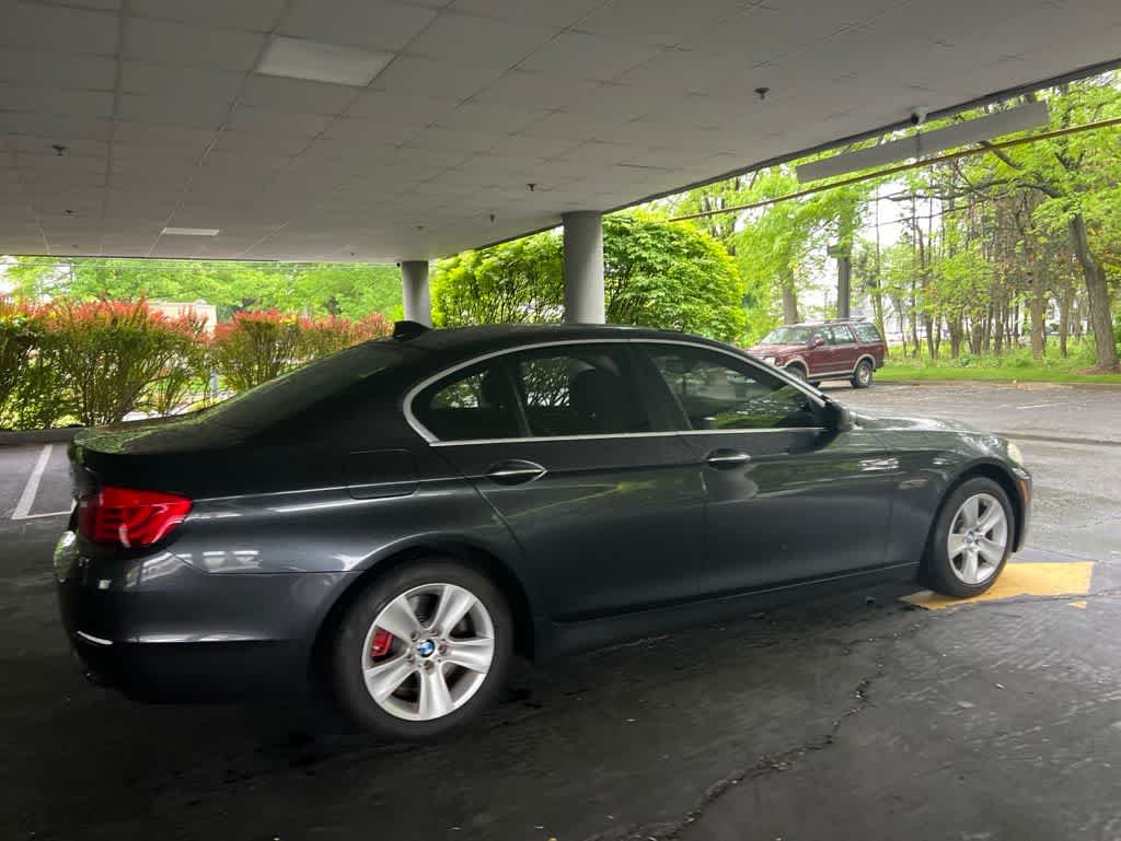 Thumbnail: 2013 BMW 5 Series - 21