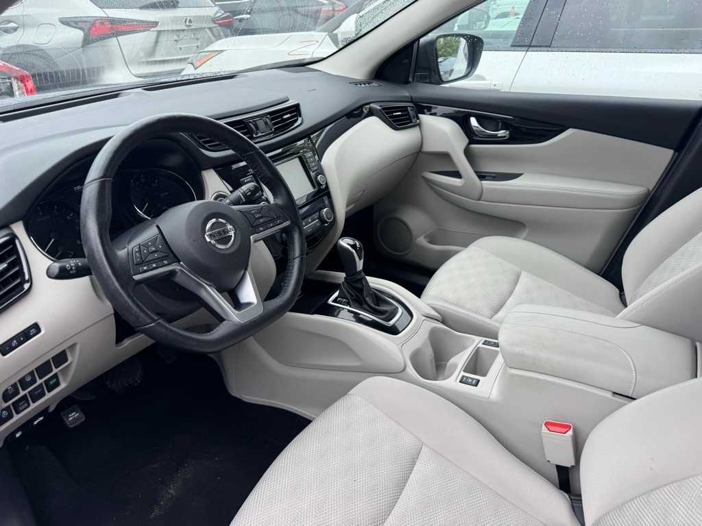 2022 Nissan Rogue Sport SV 18