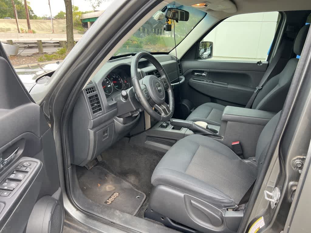 Thumbnail: 2012 Jeep Liberty - 16