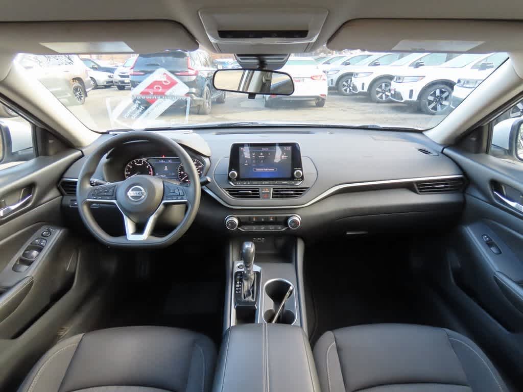 Thumbnail: 2022 Nissan Altima - 16