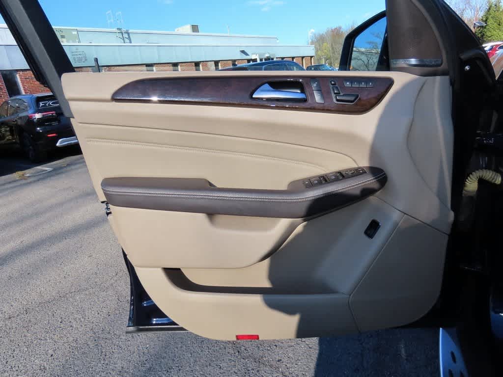 Thumbnail: 2015 Mercedes-Benz M-Class - 17