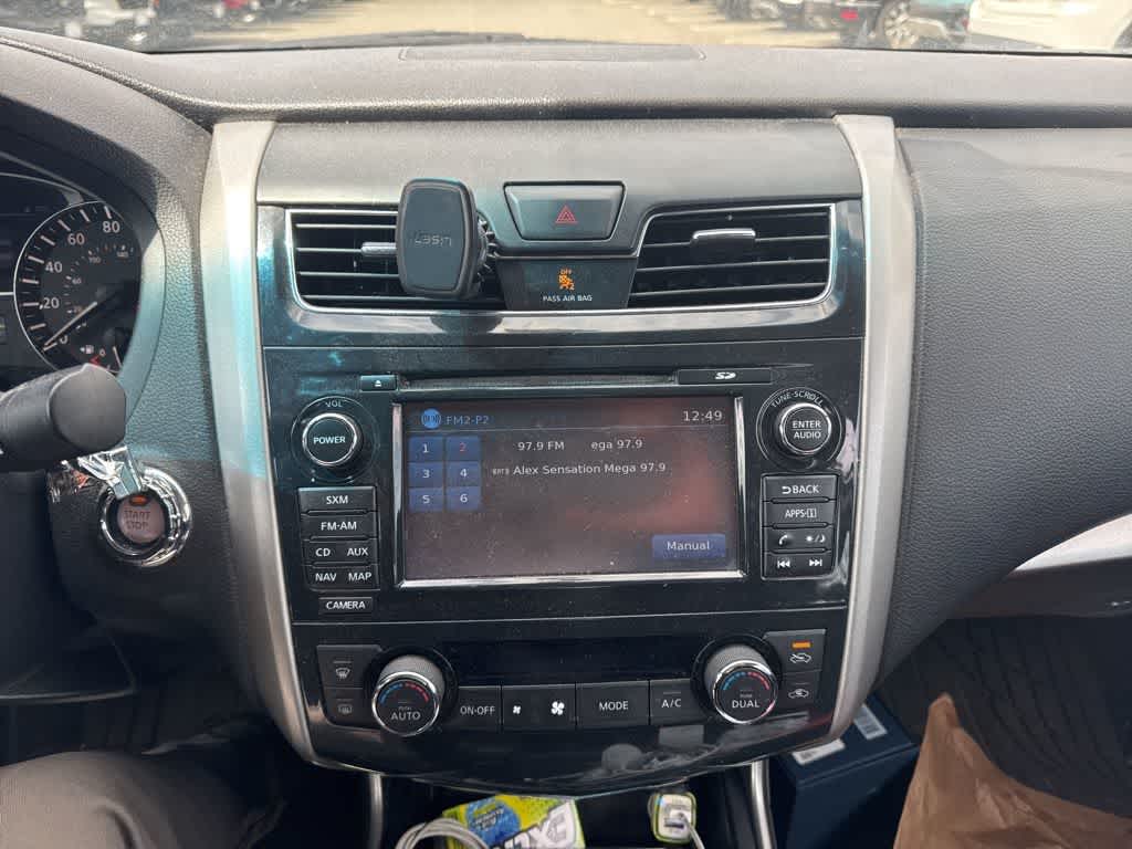 Thumbnail: 2015 Nissan Altima - 14