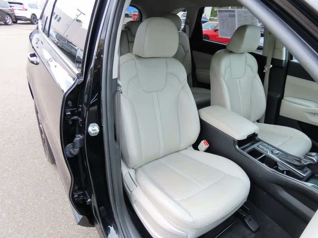 Thumbnail: 2021 Kia Sorento - 18