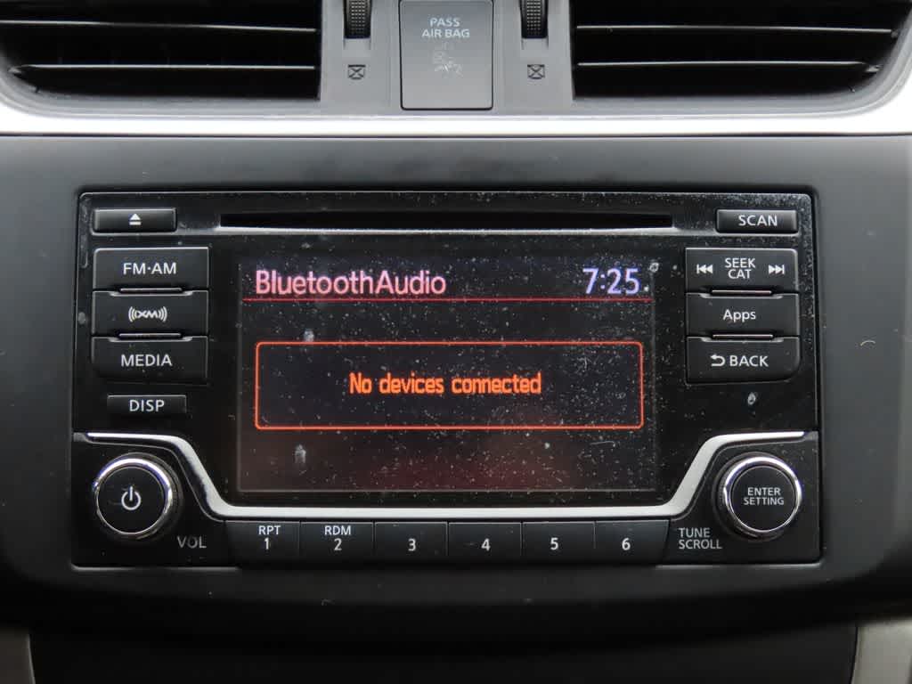 Thumbnail: 2015 Nissan Sentra - 17