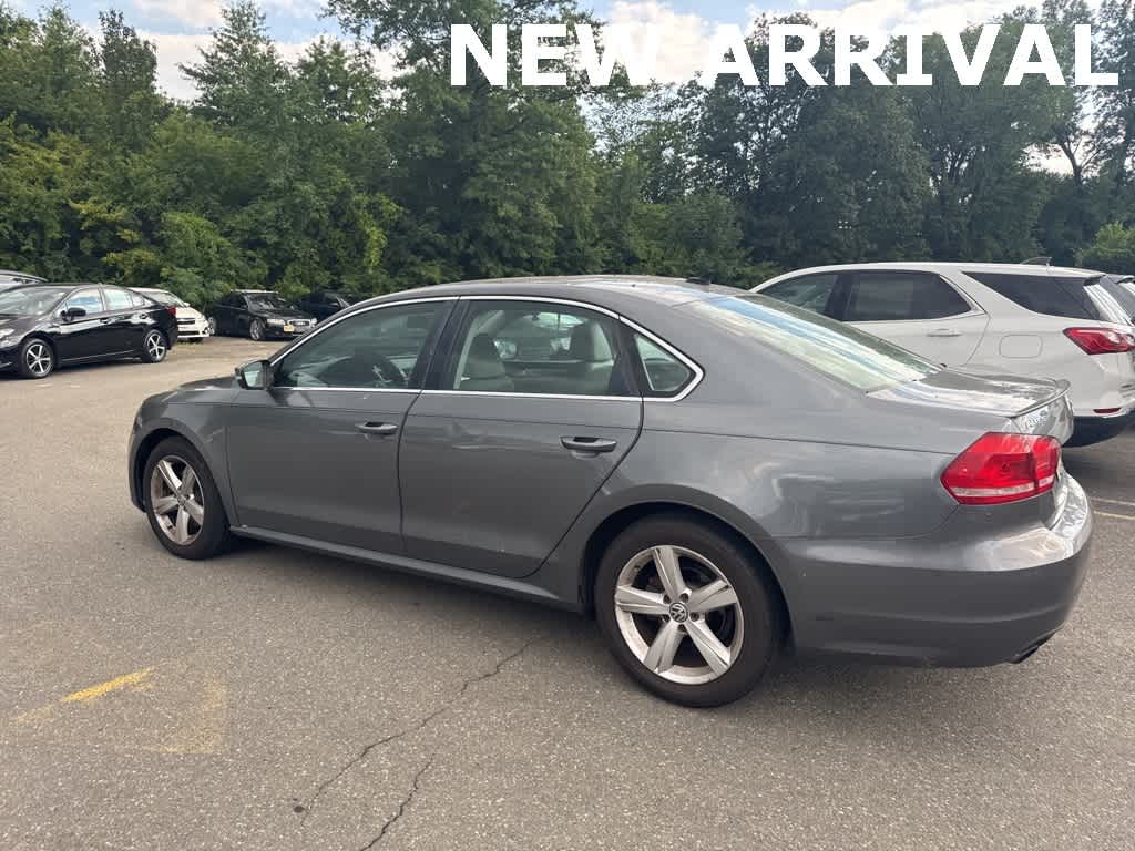 Thumbnail: 2014 Volkswagen Passat - 9