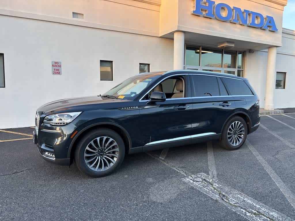 Thumbnail: 2022 Lincoln Aviator - 3