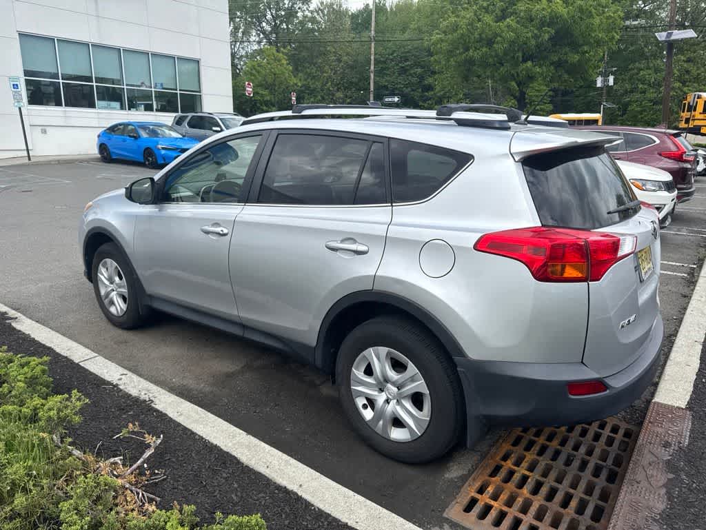 Thumbnail: 2013 Toyota RAV4 - 14