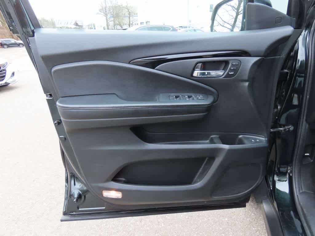 Thumbnail: 2020 Honda Passport - 14