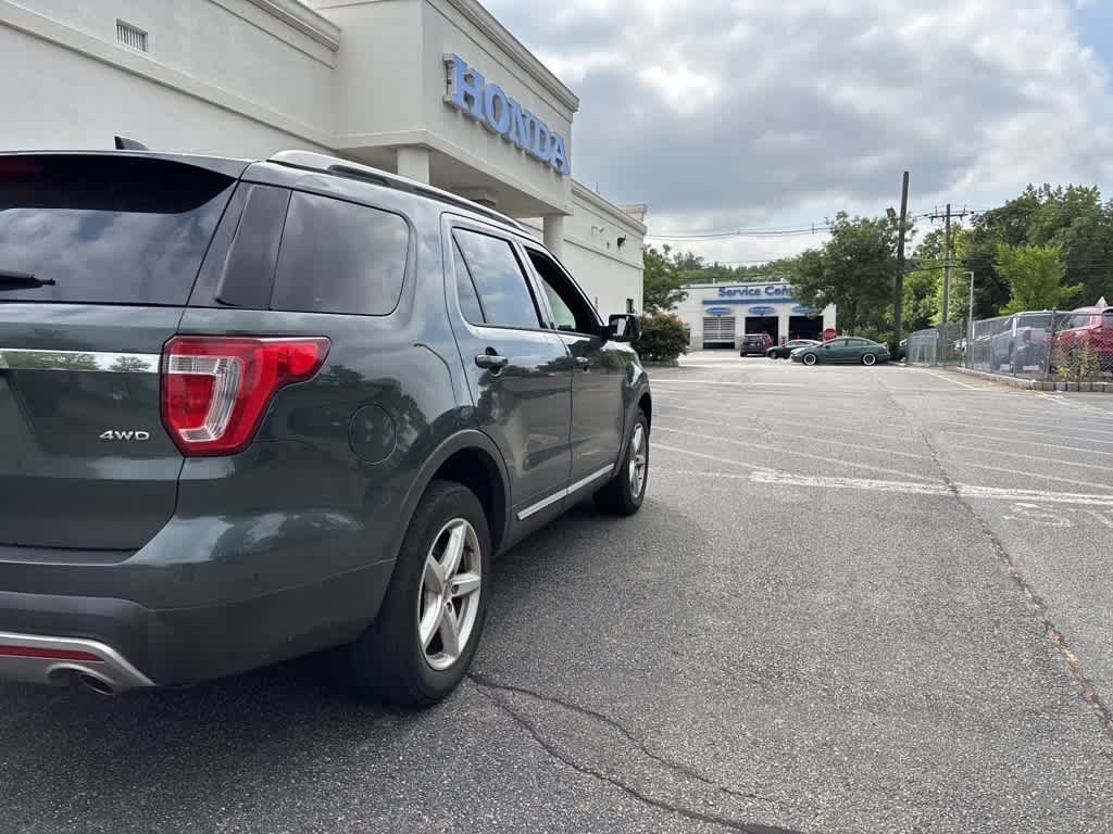 Thumbnail: 2016 Ford Explorer - 13
