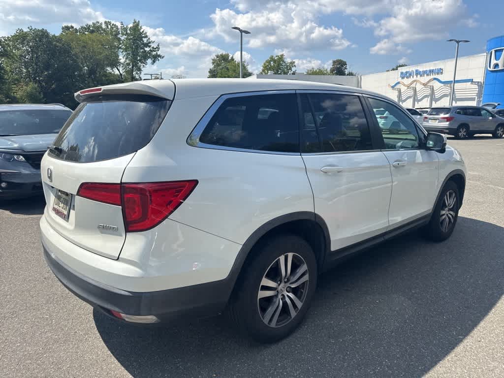 Thumbnail: 2016 Honda Pilot - 10