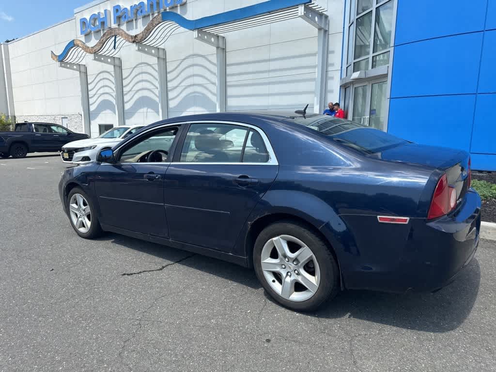 Thumbnail: 2011 Chevrolet Malibu - 9
