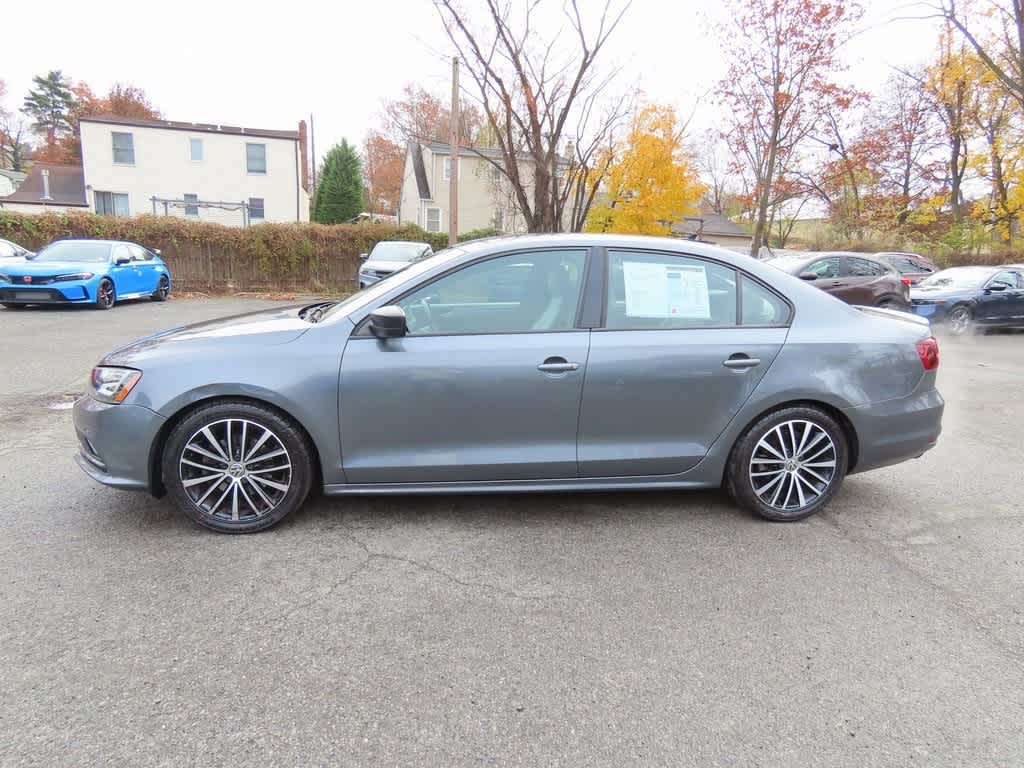 2016 Volkswagen Jetta 1.8T Sport photo 3