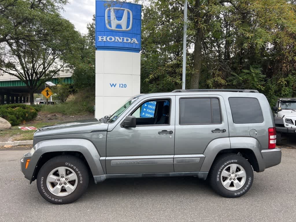 Thumbnail: 2012 Jeep Liberty - 9