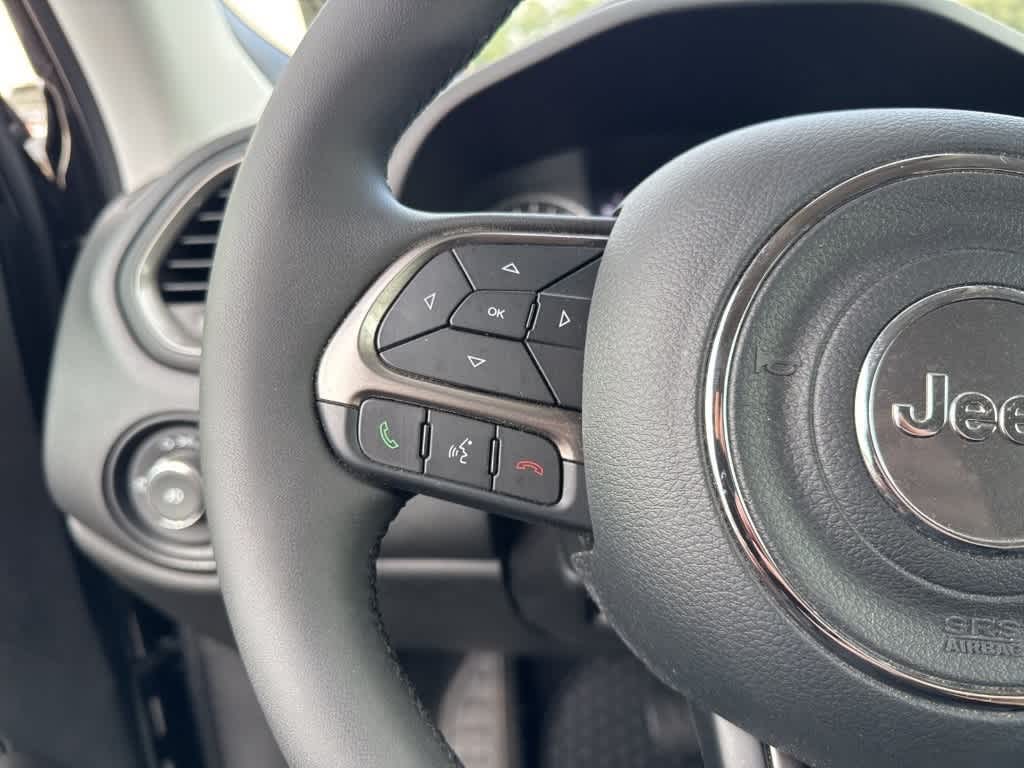 Thumbnail: 2022 Jeep Renegade - 15