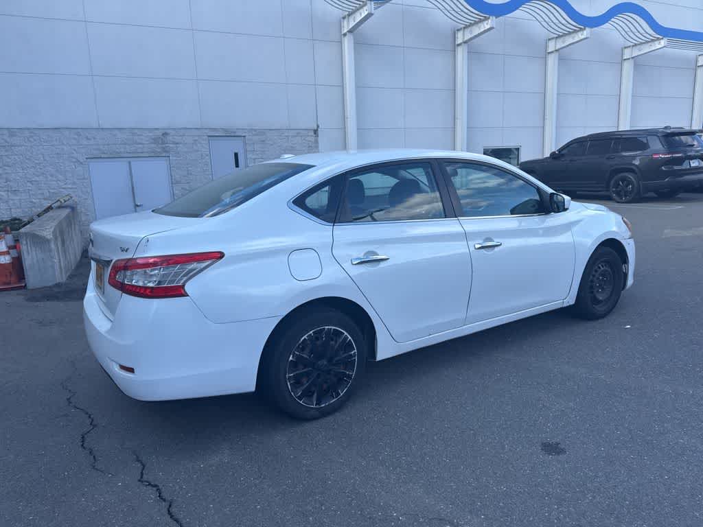 Thumbnail: 2015 Nissan Sentra - 12