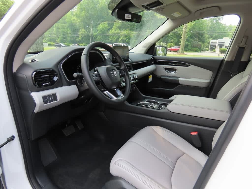 New 2025 Honda Pilot Touring SUV