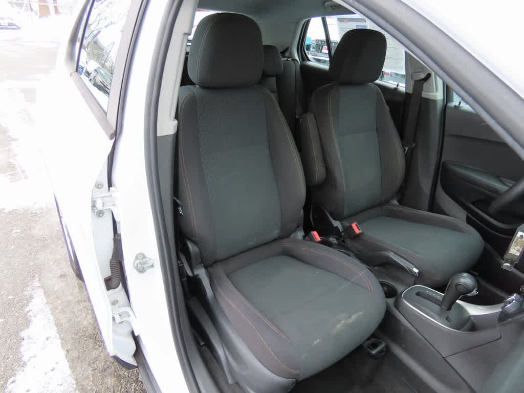 Thumbnail: 2018 Chevrolet Trax - 16