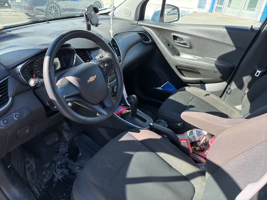 Thumbnail: 2018 Chevrolet Trax - 25