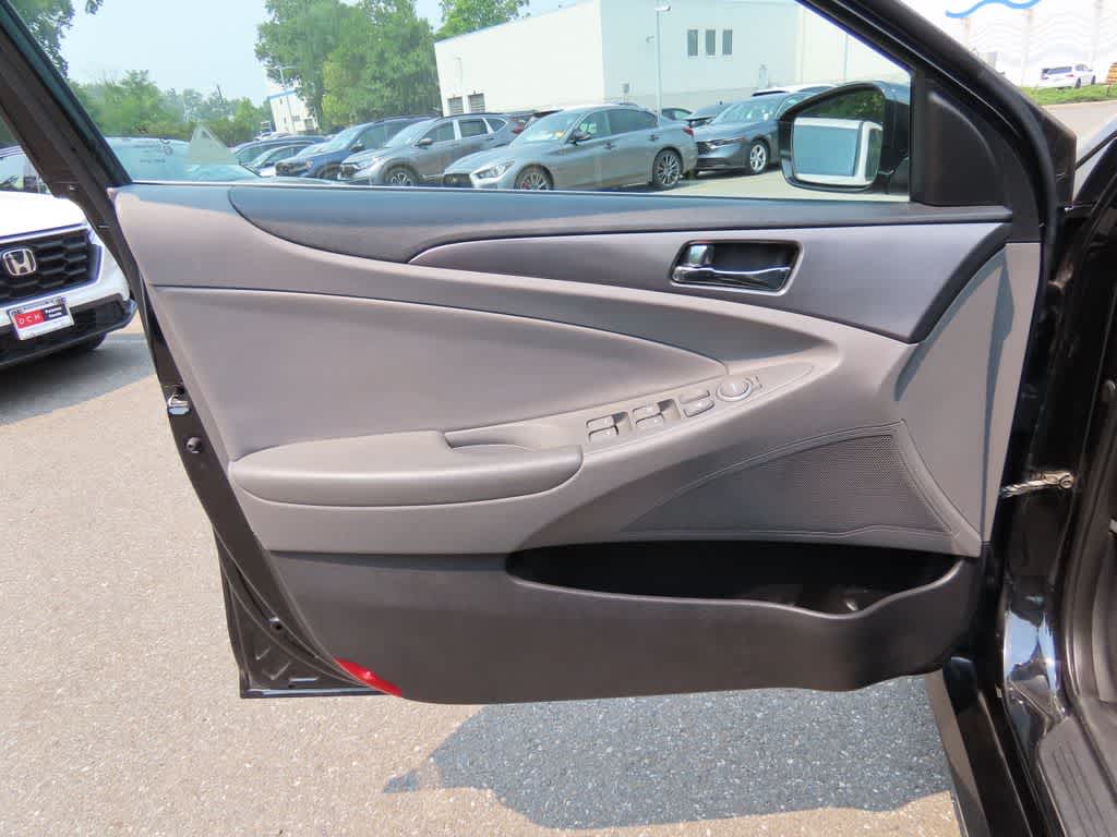 Thumbnail: 2011 Hyundai Sonata - 15