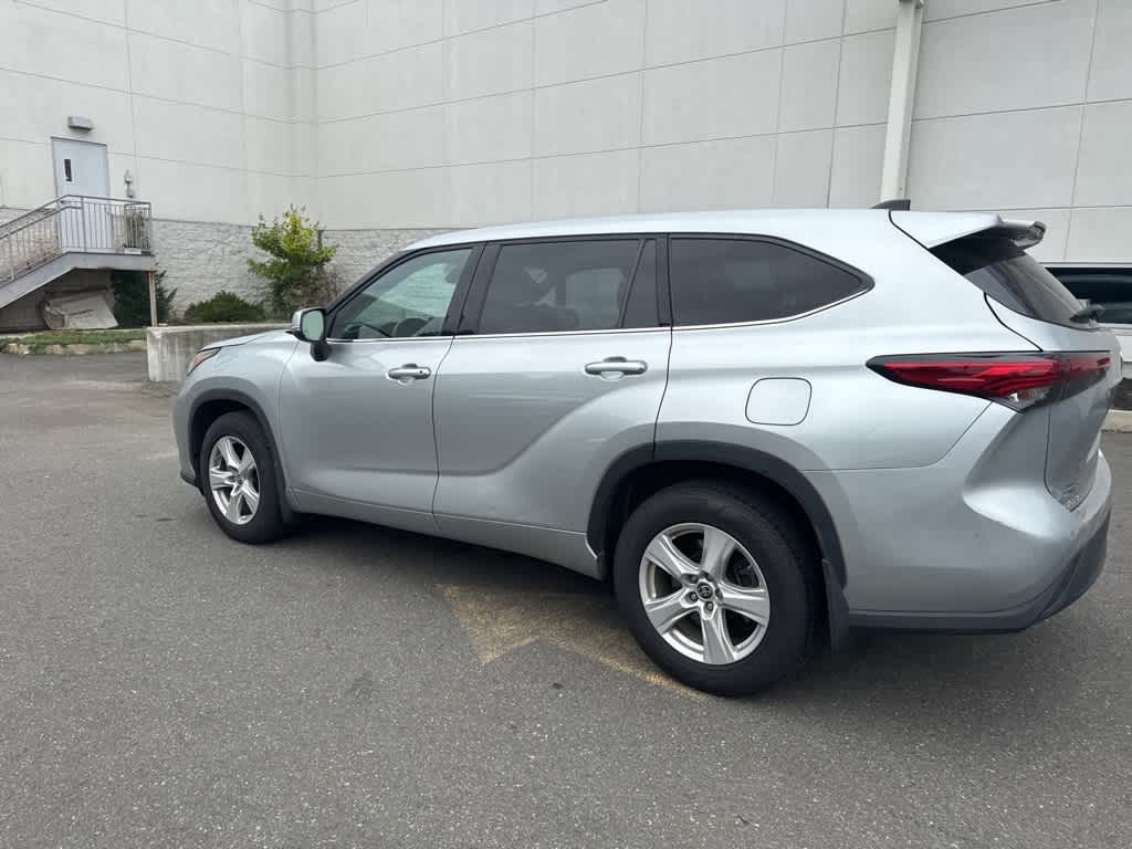 Thumbnail: 2022 Toyota Highlander - 11