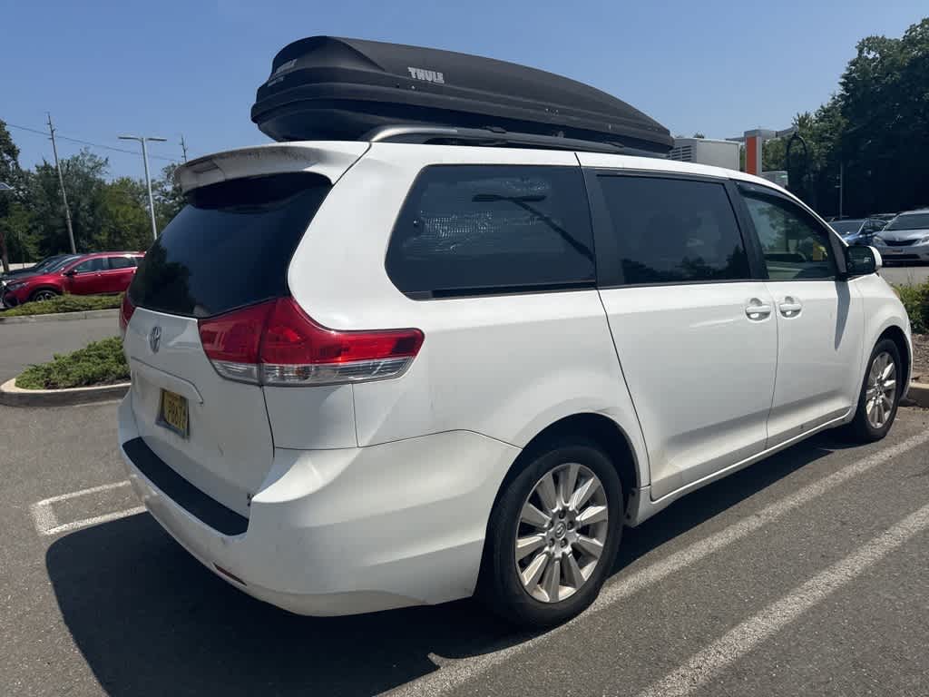 Thumbnail: 2014 Toyota Sienna - 7