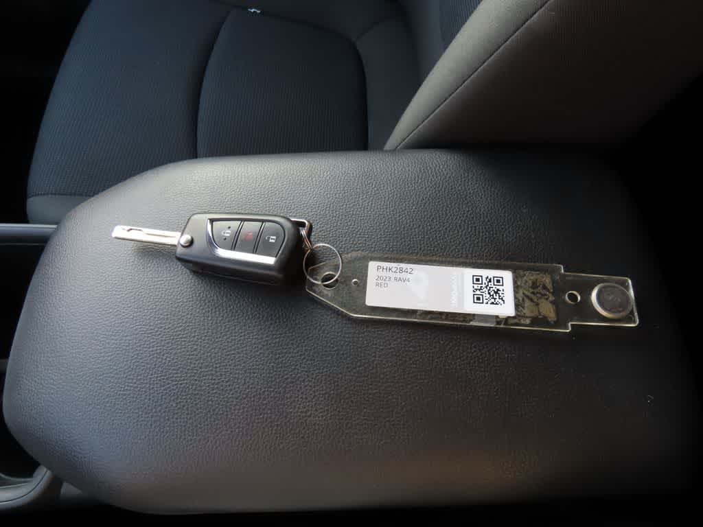 Thumbnail: 2023 Toyota RAV4 - 25