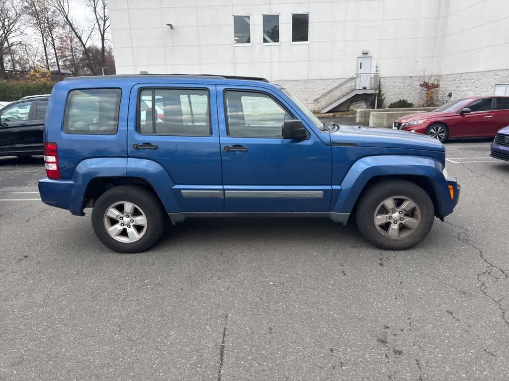 Thumbnail: 2009 Jeep Liberty - 9