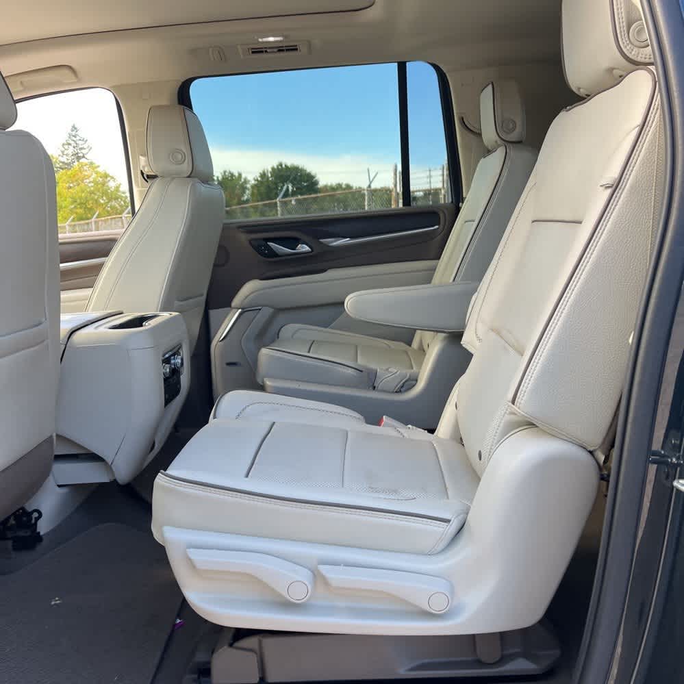 Thumbnail: 2022 GMC Yukon XL - 6