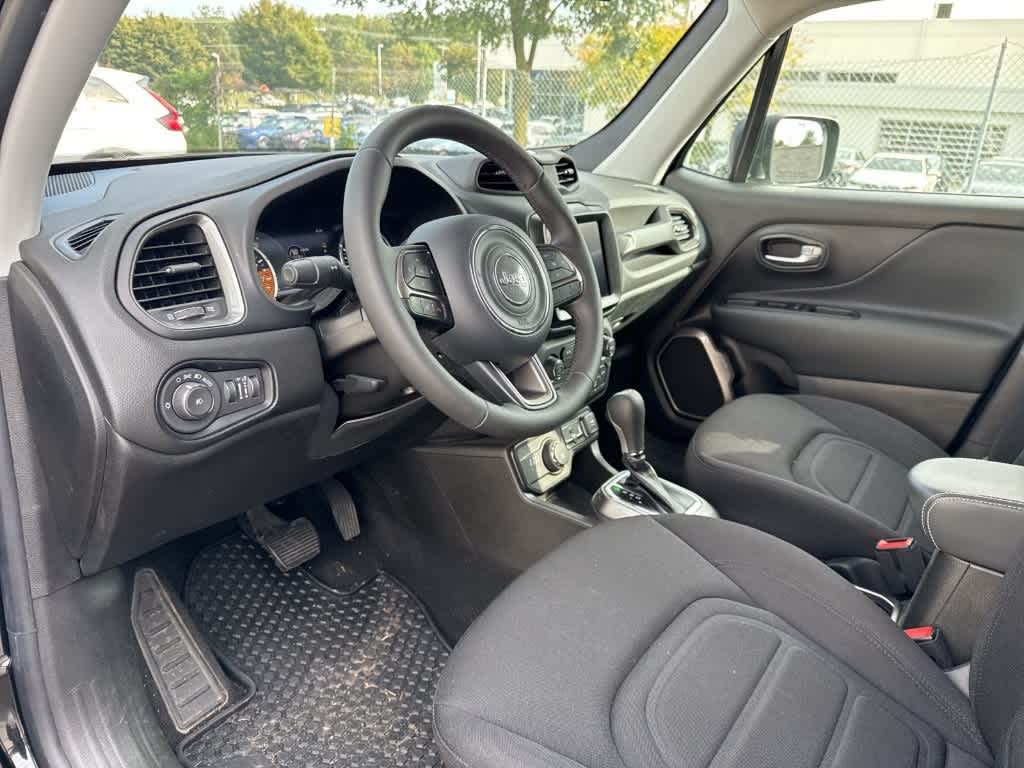 Thumbnail: 2022 Jeep Renegade - 11