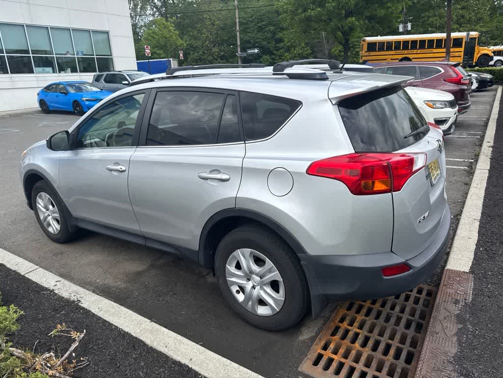 Thumbnail: 2013 Toyota RAV4 - 13