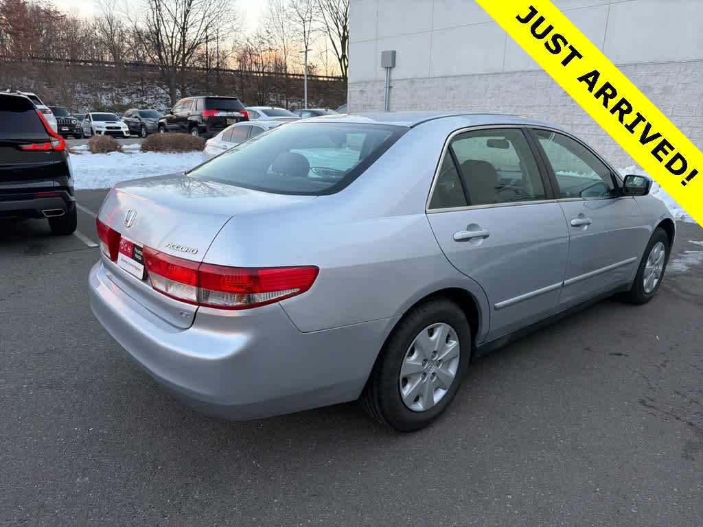 Thumbnail: 2004 Honda Accord - 16