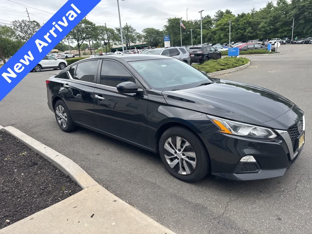 Thumbnail: 2020 Nissan Altima - 1