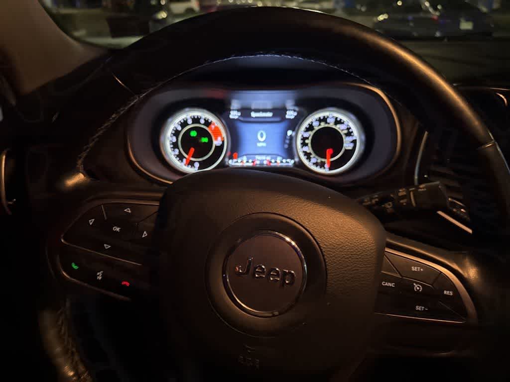 Thumbnail: 2020 Jeep Cherokee - 3