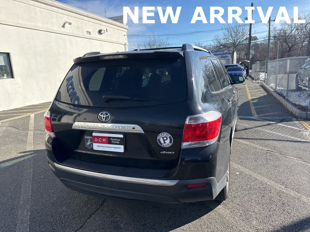 Thumbnail: 2011 Toyota Highlander - 16