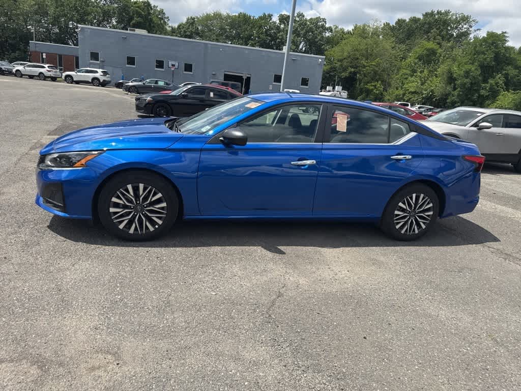 Thumbnail: 2025 Nissan Altima - 5