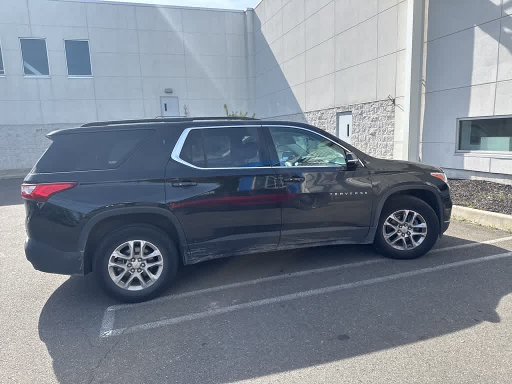 Thumbnail: 2021 Chevrolet Traverse - 13