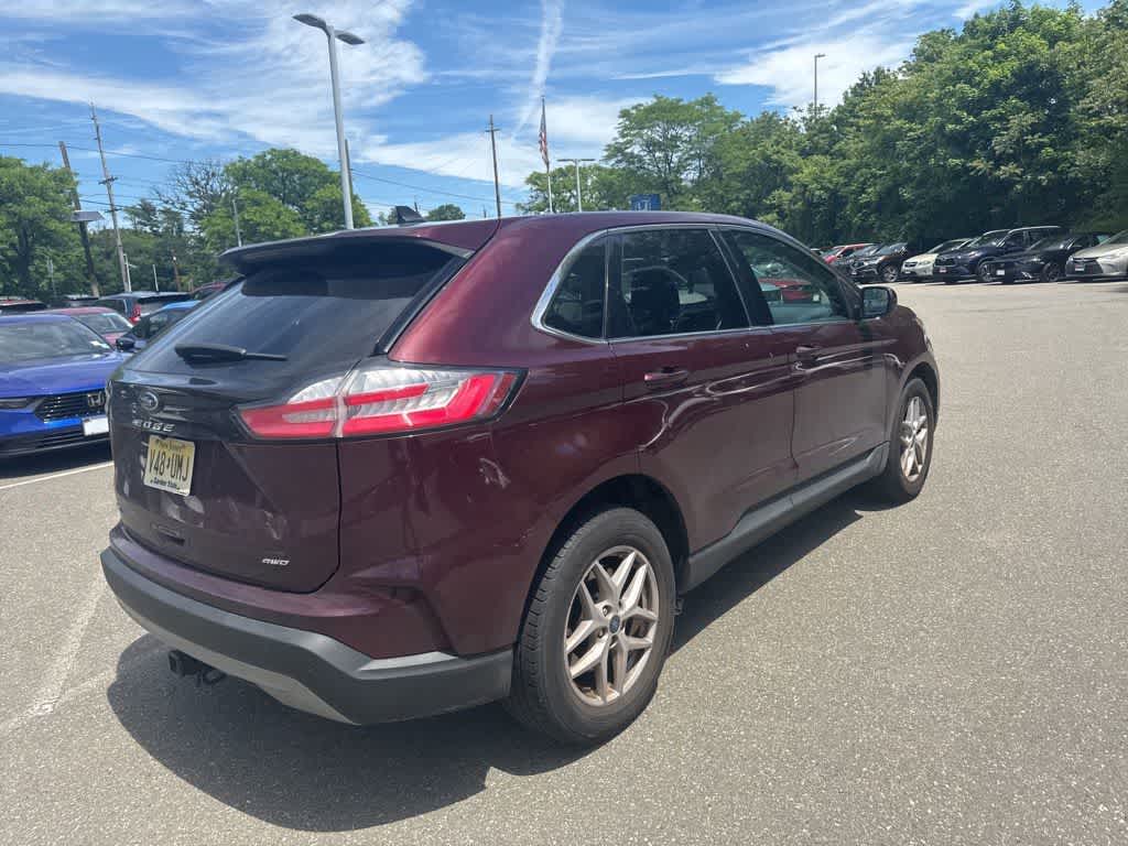 Thumbnail: 2021 Ford Edge - 17