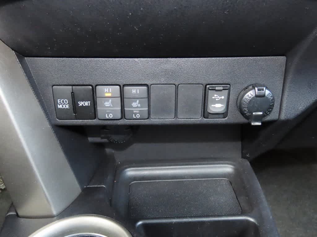 Thumbnail: 2015 Toyota RAV4 - 24