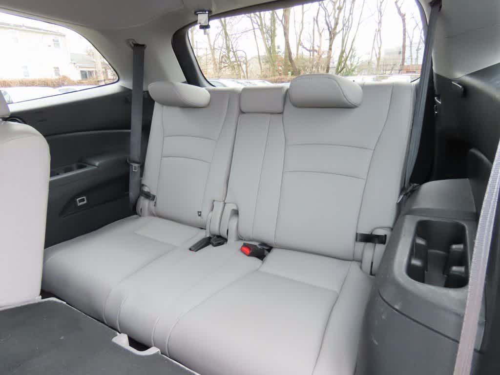 Thumbnail: 2019 Honda Pilot - 15